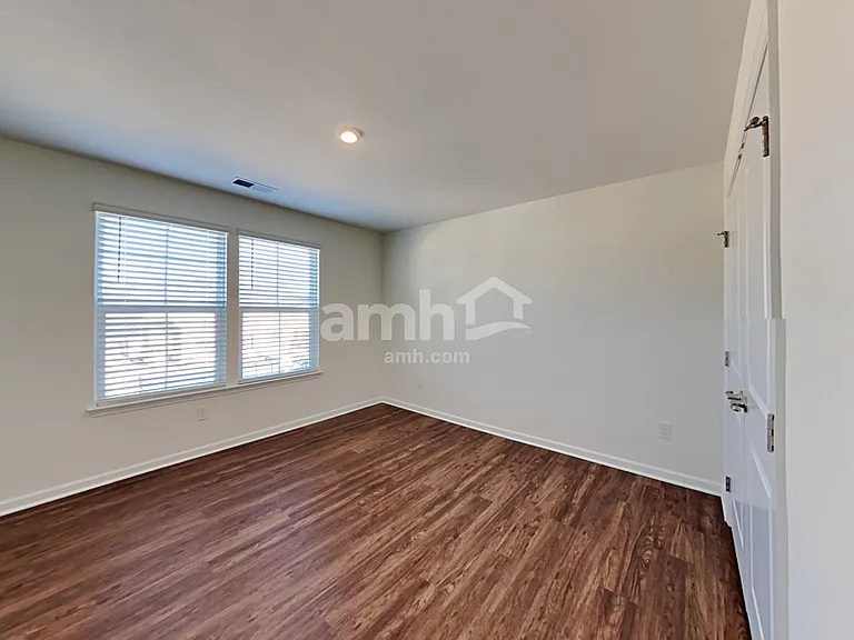 624 Hamilton Park Dr — Photo 14