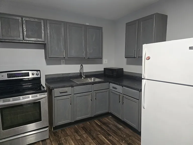 1106 Portage Ave — Photo 4