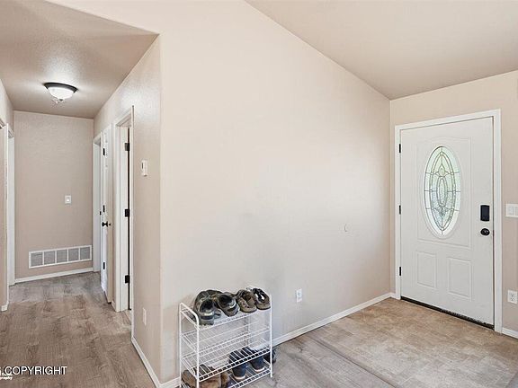 5th image of 4001 S Meadow Dr