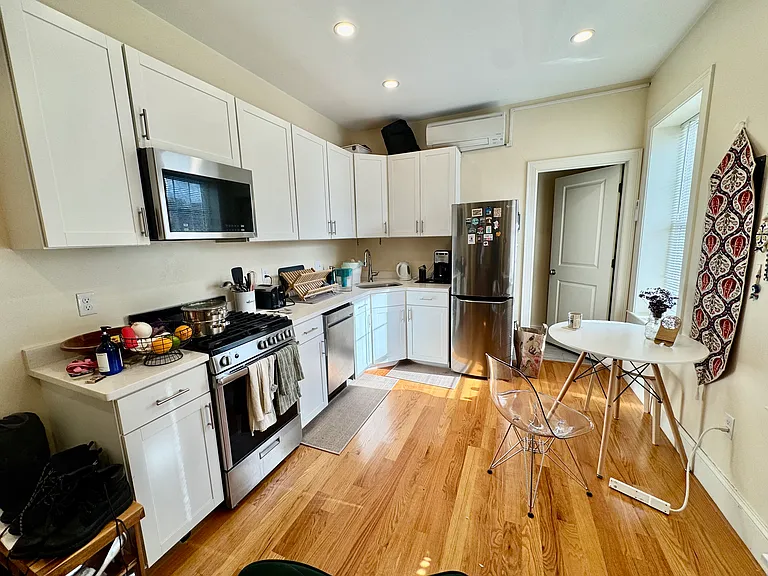 3 Edwin St #1 — Photo 11