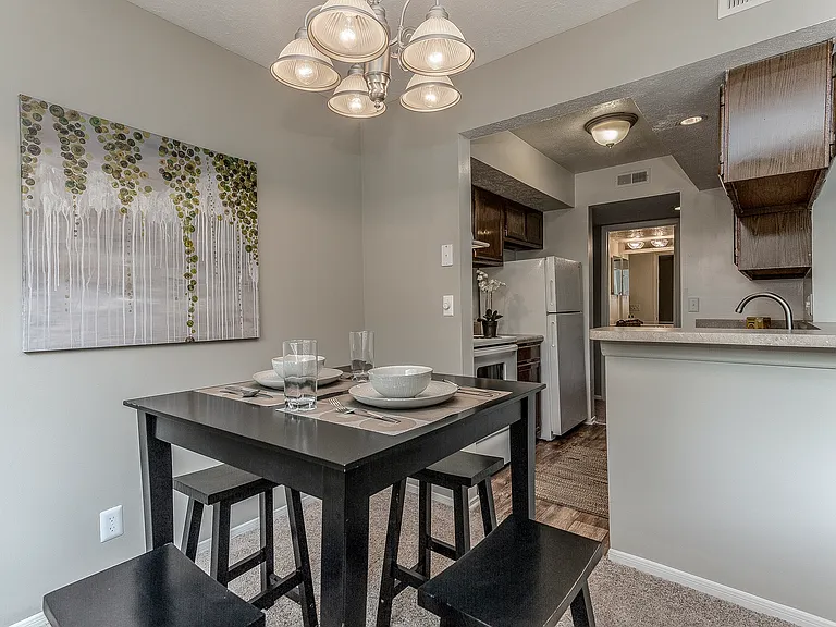 The Summit Apartments — Photo 4