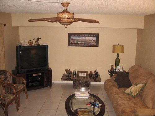 5th image of 8211 SW 23rd Ct