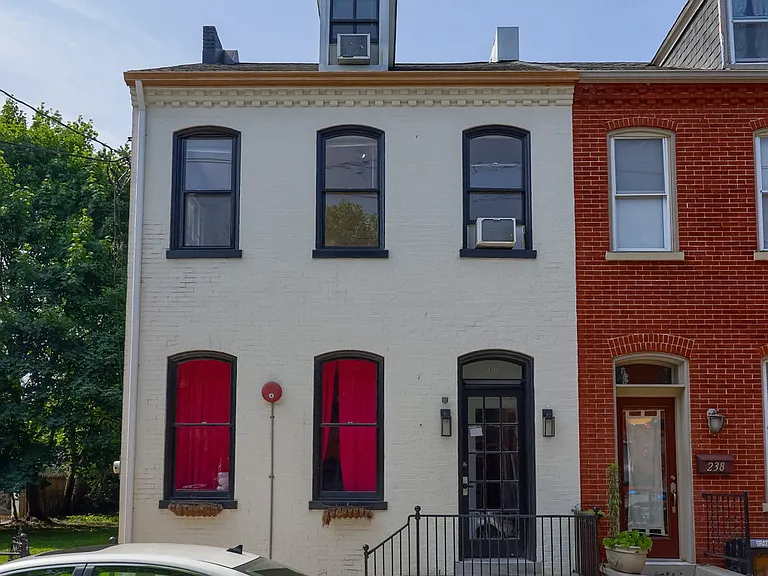 240 E Frederick St #2 — Photo 27