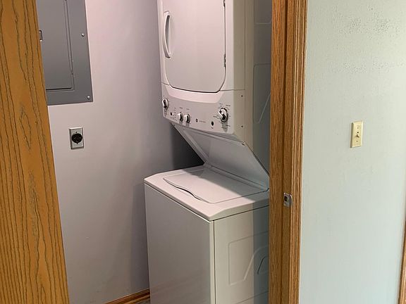5th image of 820 Lathrop Ter APT 4