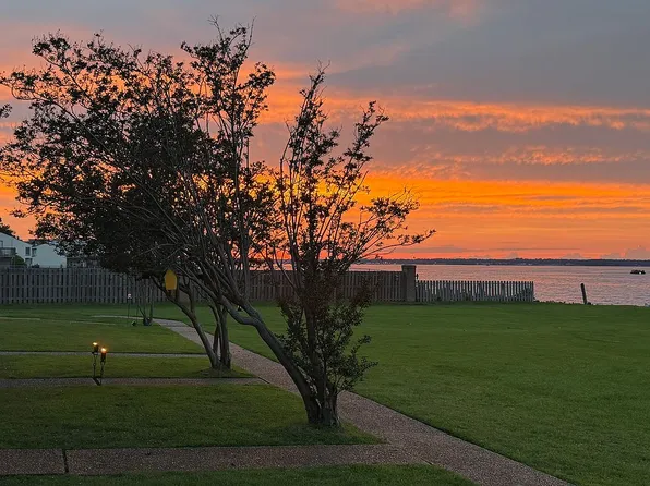 5 Lake Barnett Dr, Brandon, MS 39047