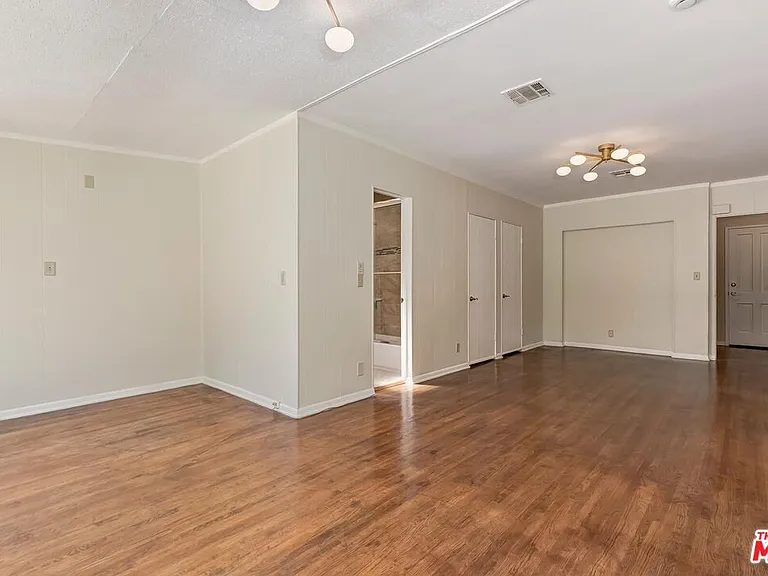 10574 Ashton Ave — Photo 19