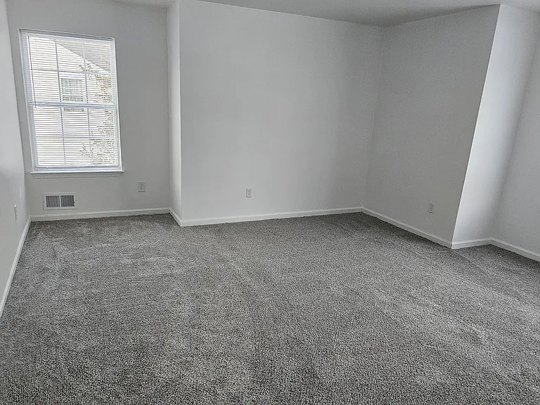Manchester Village Apartments — Photo 7