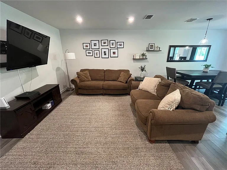 131 Sarnesfield Way — Photo 4