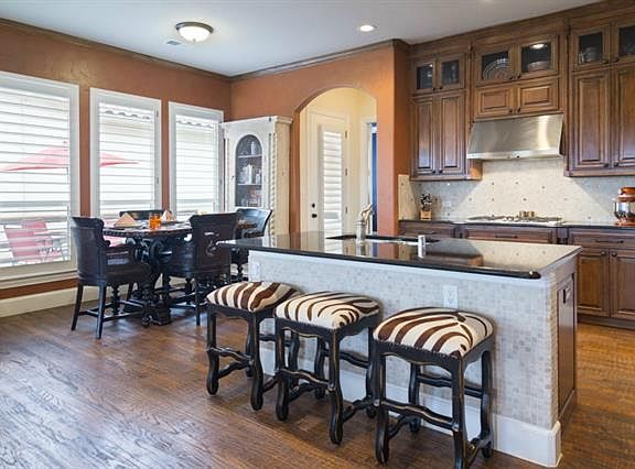 4th image of 3326 University Park Ln