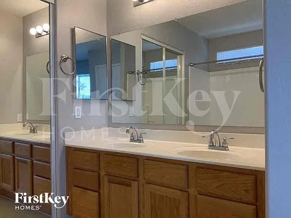 4 bed, 2.5 bath, 1751 sqft, $2,745 — Photo 1