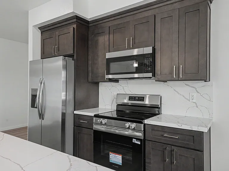 2426 Village Dr — Photo 8
