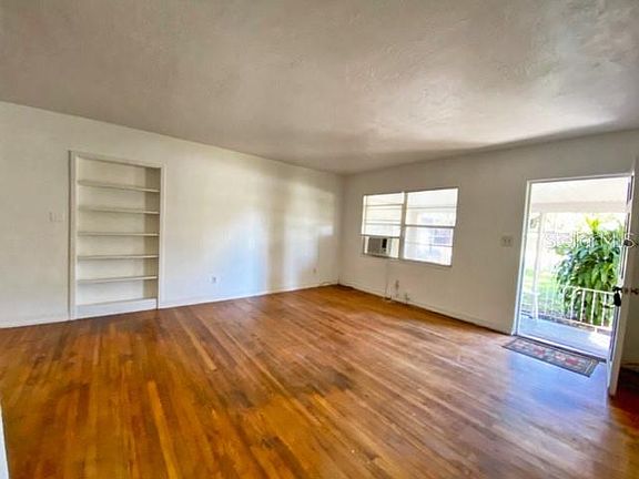 5th image of 1008 Meadows Ave #A23