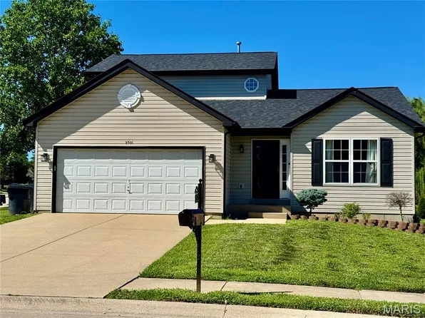 2766 Brookmeadow Dr, Belleville, IL 62221