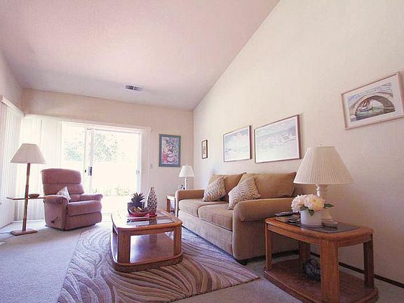 2nd image of 1557 Fairway Green Cir