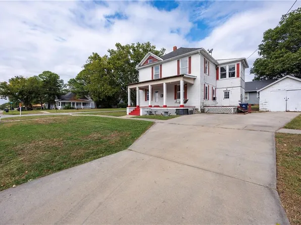 620 W Laurel St, Independence, KS 67301