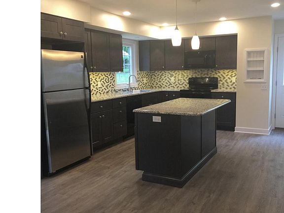 5th image of 805 Hornblende Ave