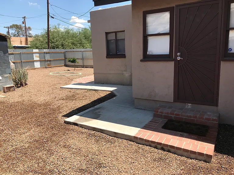 1338 N Euclid Ave — Photo 28