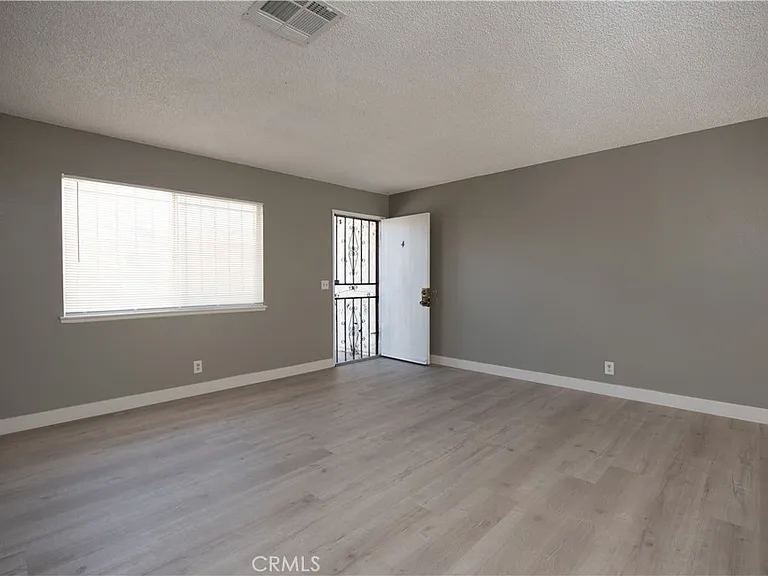 12212 Kiowa Rd #4 — Photo 3