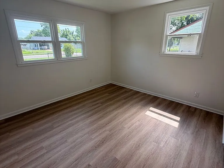 7306 Nathan Hale Way — Photo 14