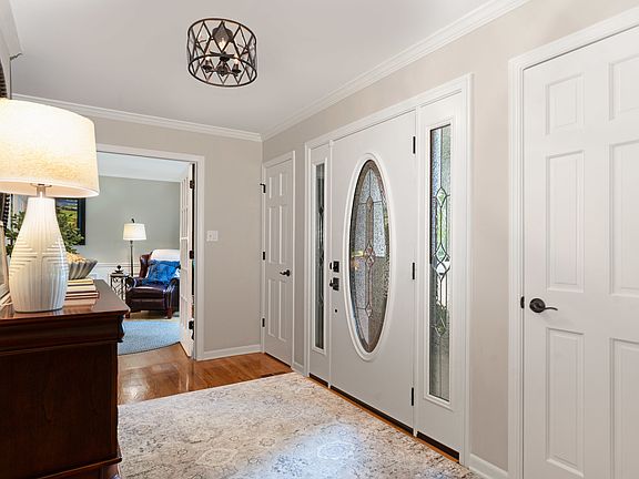 3rd image of 1385 Ginger Ln