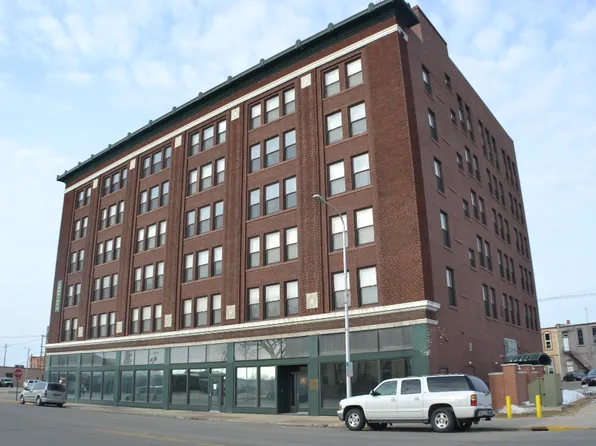 The Lofts at Lea Center, 139 E William St #73182d963, Albert Lea, MN 56007