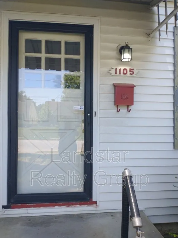 Wyandott Neighborhood — Photo 2