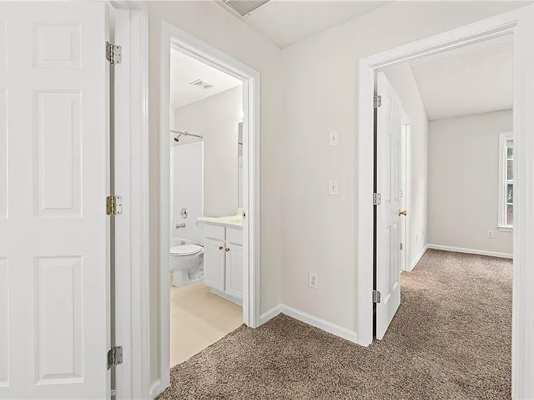 2704 Regent Walk Dr — Photo 22