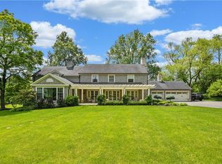 33900 Lakedge Ln, Hunting Valley, OH 44022