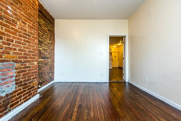 Rented by Nooklyn NYC LLC | media 60