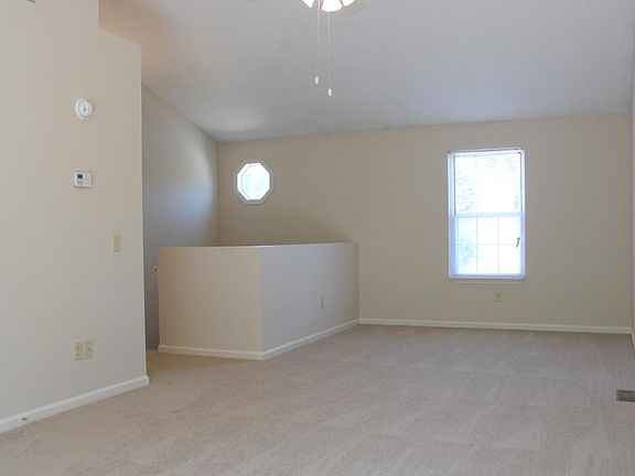 2nd image of 300 Lakeview Dr