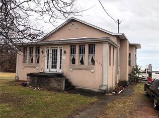 3292 Lake Shore Dr E, Dunkirk, NY 14048