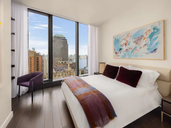 125 Greenwich Street image 2 of 13