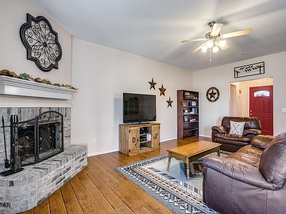 3rd image of 1030 Hall Ct