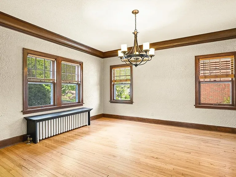 117 N Highland Ave — Photo 27