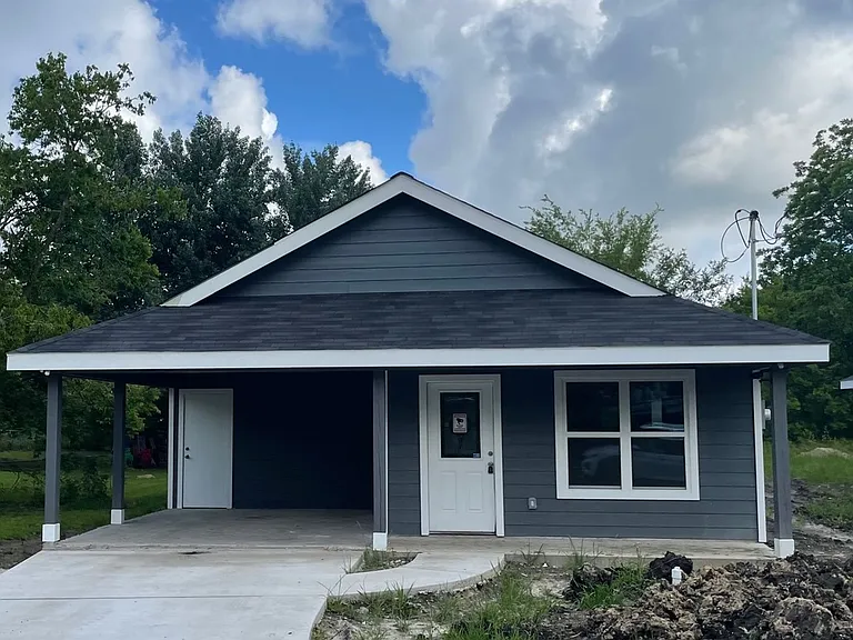 4202 Caddo St — Photo 1