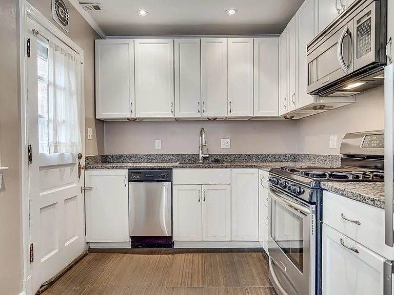 1300 S Barton St #342 — Photo 8