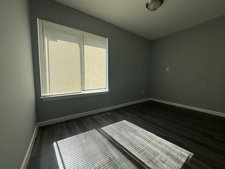 170-4G Hillside Ave — Photo 6