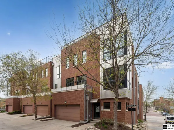 1202 Mayberry Plz, Omaha, NE 68108