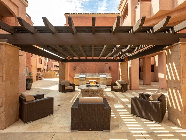 Scott Villa Grilling Area Seating