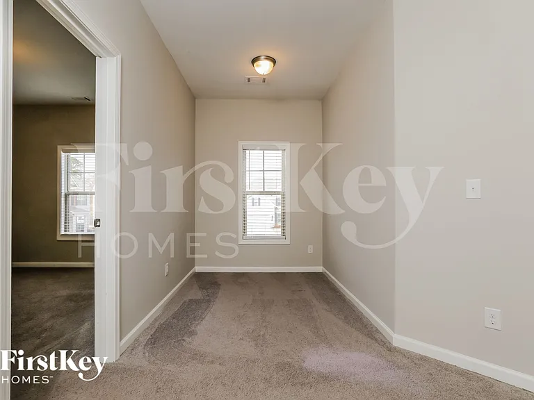 4895 Frontier Dr — Photo 14