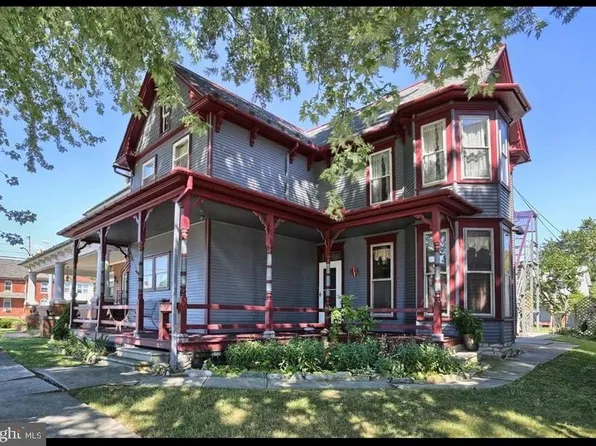7 E Penn Ave, Cleona, PA 17042