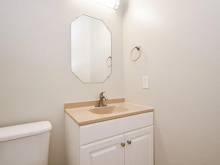 802 Childers Ct — Photo 44