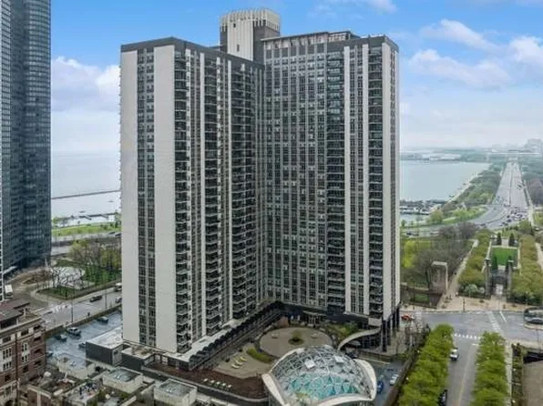 400 E Randolph St APT 805, Chicago, IL 60601