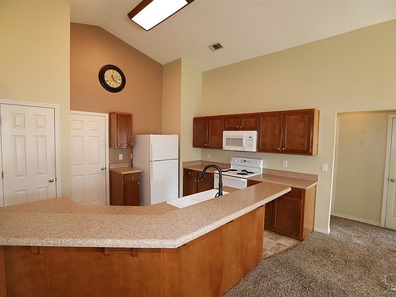 5th image of 5140 Cocoa Dr
