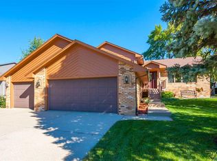 6012 W Winterberry Cir, Sioux Falls, SD 57106