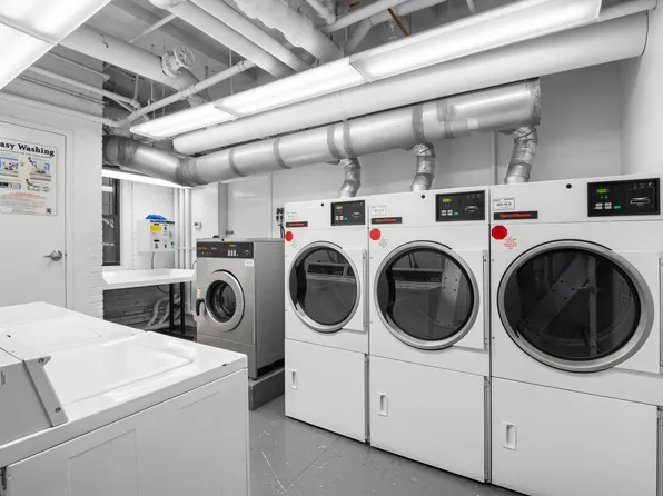 975 Park Avenue image 8 of 12