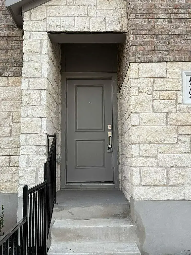 4 bed, 2211 sqft, $2,350 — Photo 4