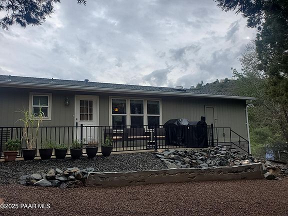 3rd image of 630 S Hill Dr