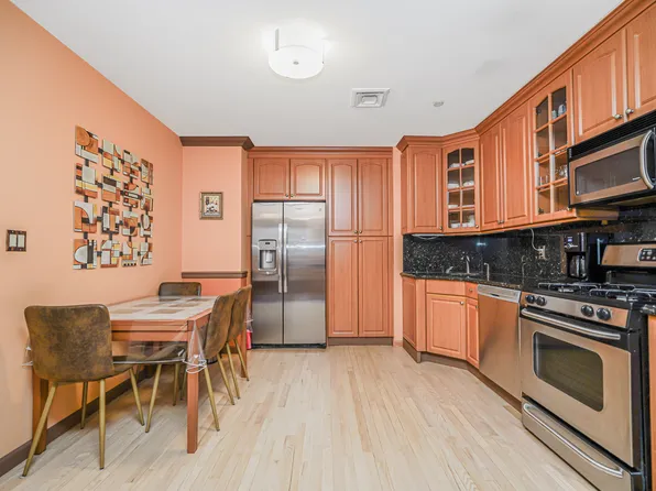 1830 Bath Avenue image 7 of 25