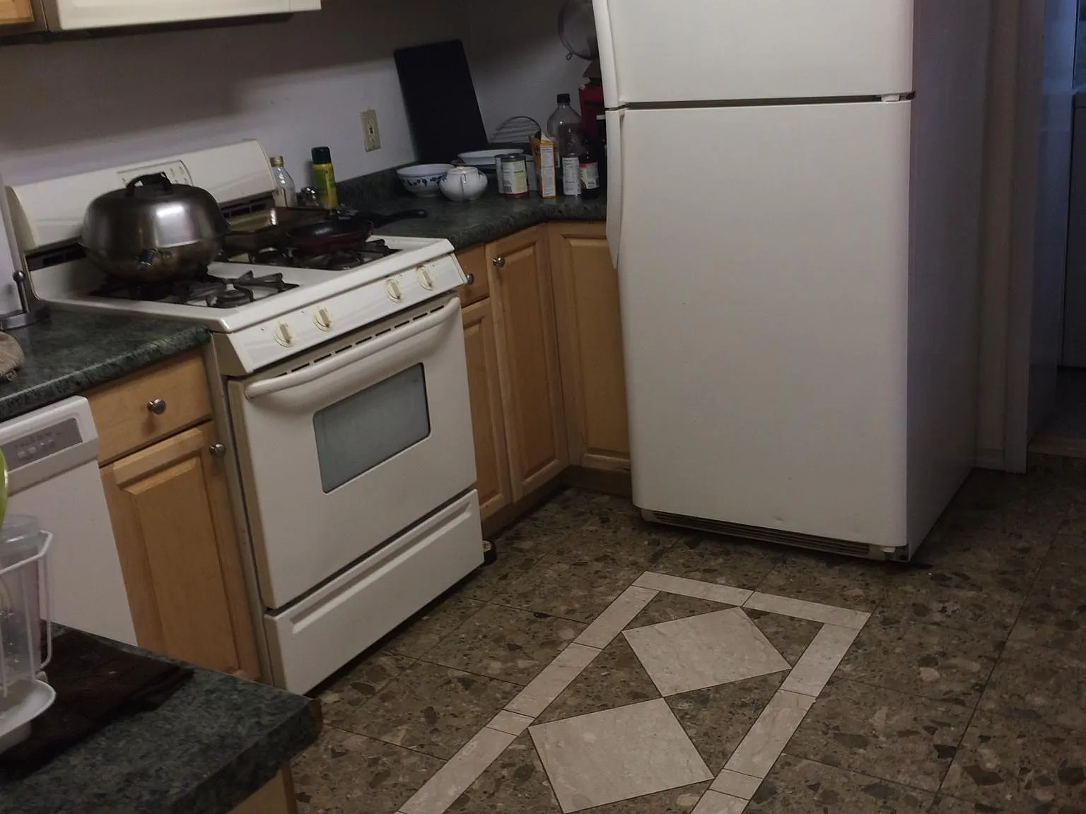 1 bed, 1306 sqft, $575 — Photo 4